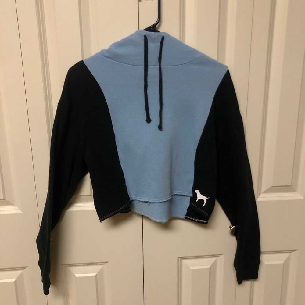 VS Pink Cropped Hoodie!